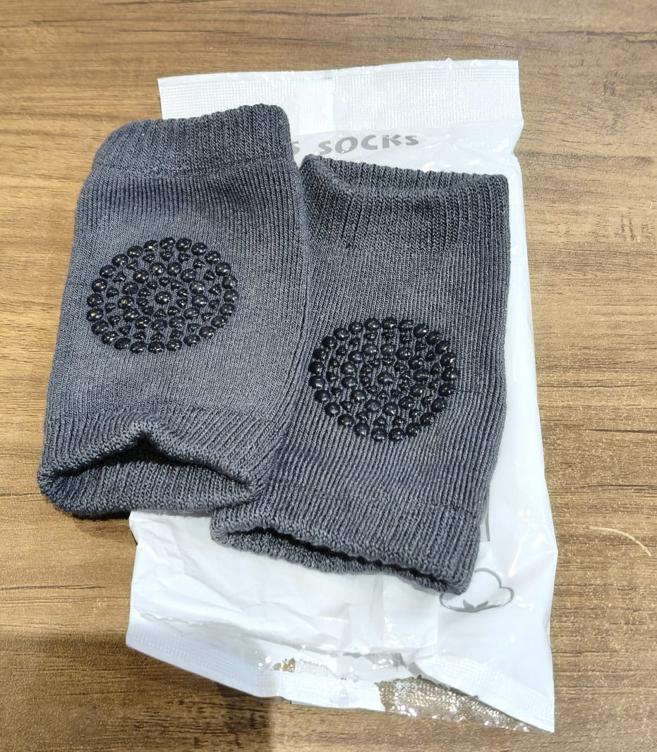 Dark grey toddler wool knit leg warmer with knee guard from Wukusy, designed for baby care and leg protection.