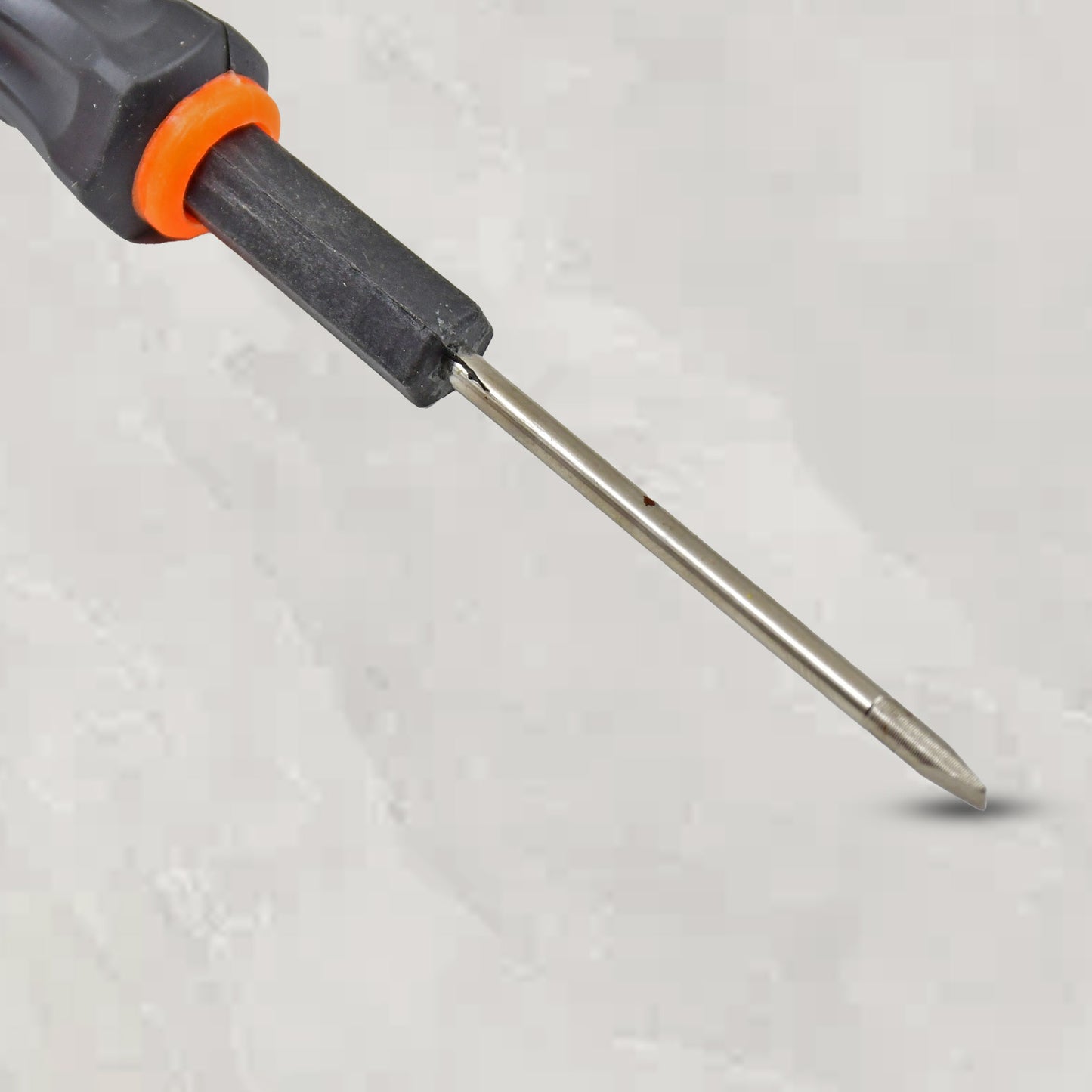 Wukusy 8-in-1 screwdriver set with various Phillips and flathead tips arranged in a compact hardware toolkit.