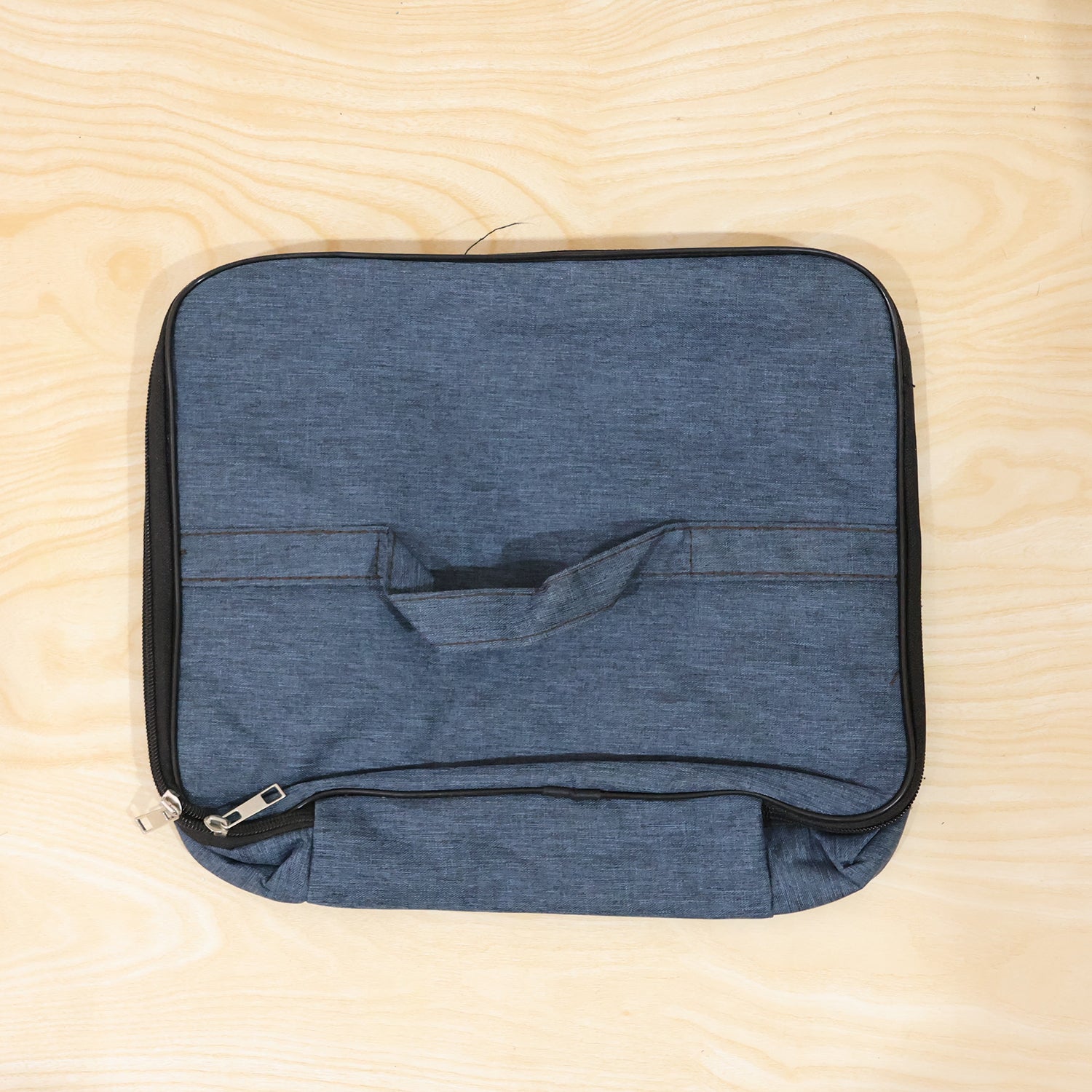 Wukusy lightweight travel organizer bag with multiple compartments for gym and travel essentials, shown in gray fabric.
