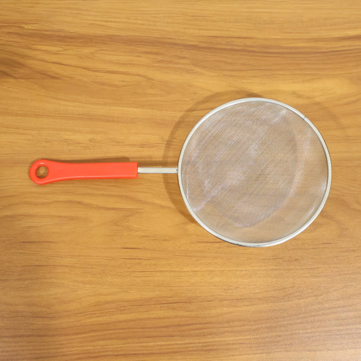 Wukusy B-grade small fine mesh kitchen strainer, close-up showing stainless steel mesh and handle for food filtering.