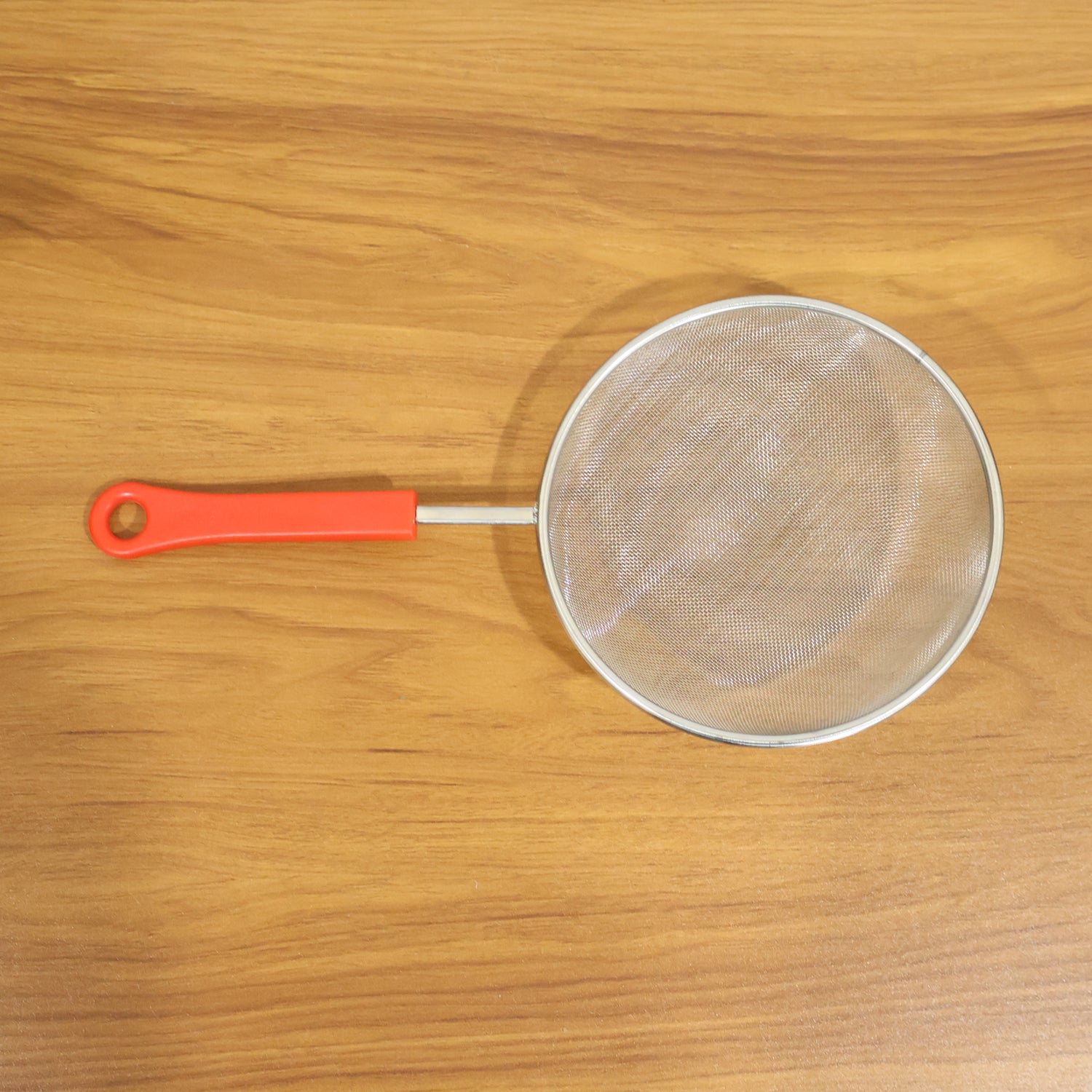 Wukusy B-grade small fine mesh kitchen strainer, close-up showing stainless steel mesh and handle for food filtering.
