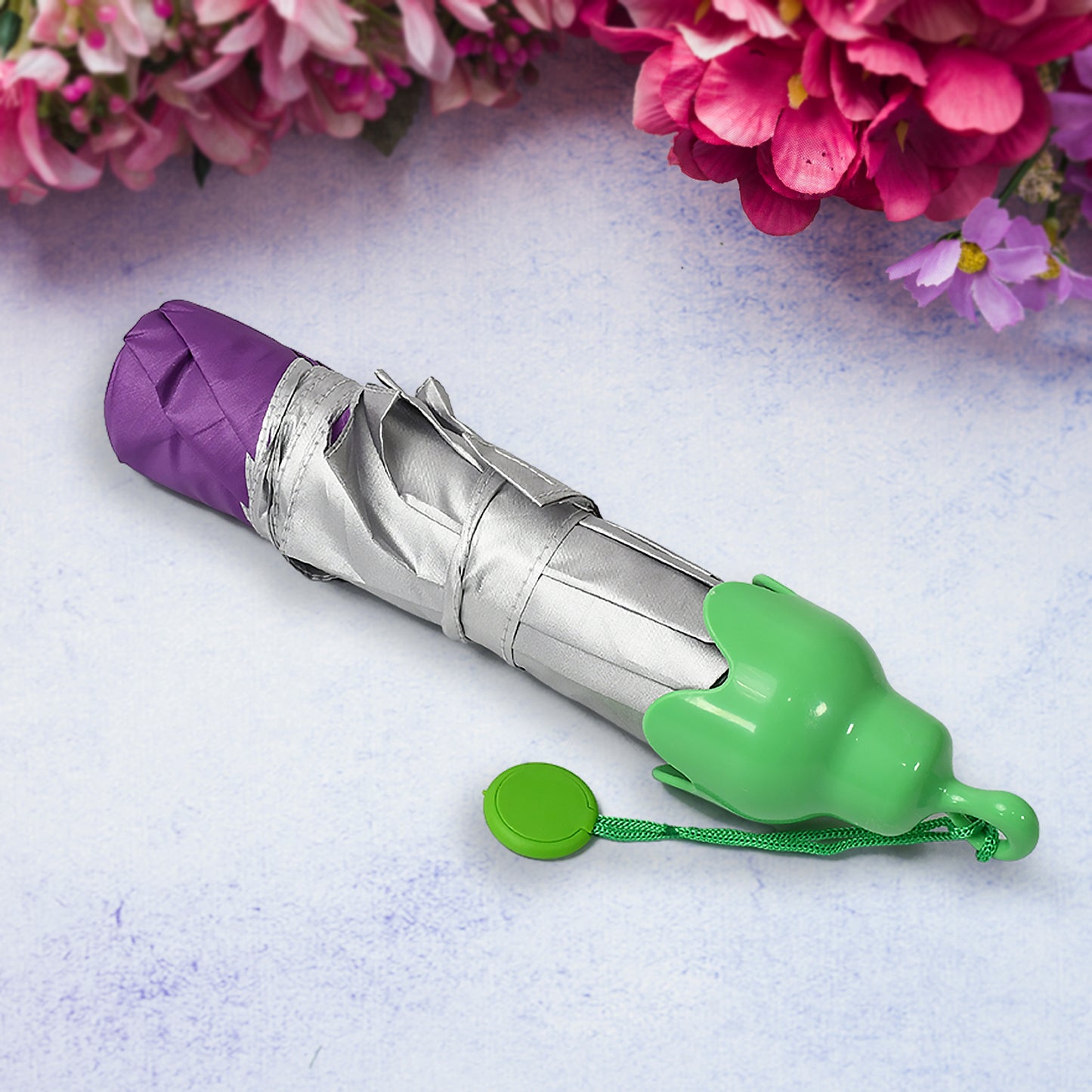 Vegetable-shaped folding umbrella in a plastic case, featuring a creative, cute design with UV protection and mini sun shade functionality.