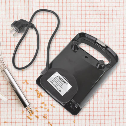 Wukusy sandwich maker with non-stick plates, 500W, for quick and easy home sandwich preparation.