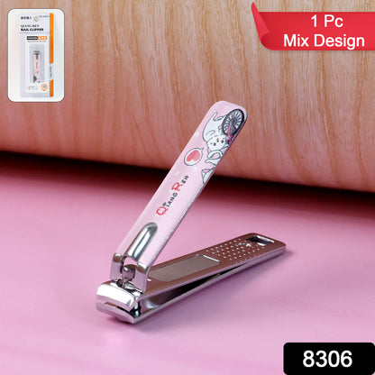 Stainless steel Wukusy nail clipper with nail catcher and file, compact and ergonomic for easy nail trimming and grooming.