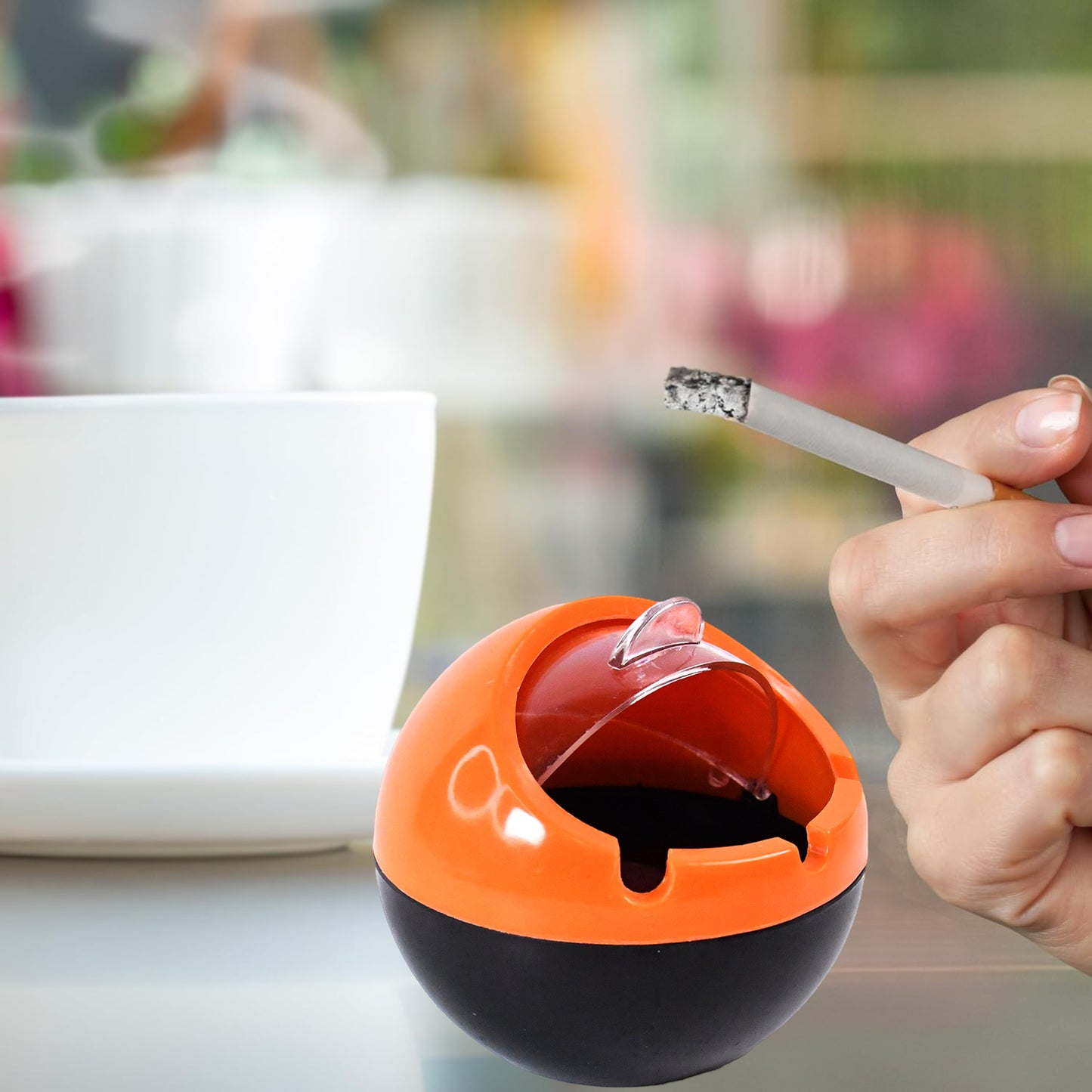Wukusy plastic ball ashtray with lid, windproof design for indoor, outdoor, patio, or car use, portable home improvement accessory