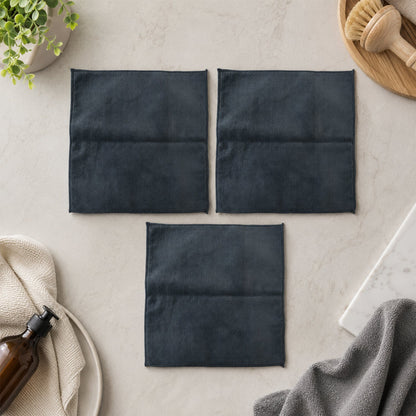 Set of three Wukusy microfiber cleaning towels, 30x30 cm, soft, absorbent, and lint-free for effective cleaning.