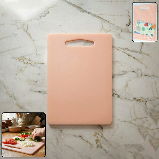 Wukusy plastic chopping board with handle, 30x20 cm, showing a durable surface ideal for food preparation and slicing.