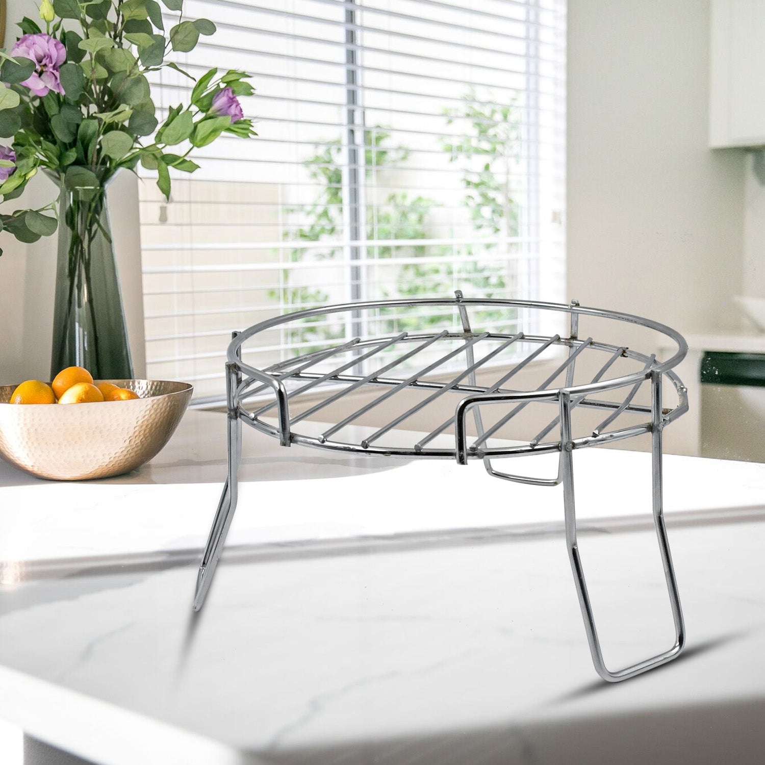 Wukusy 2559 pot stand for home garden or balcony decor, featuring a stylish metal design for plant display and home decoration.