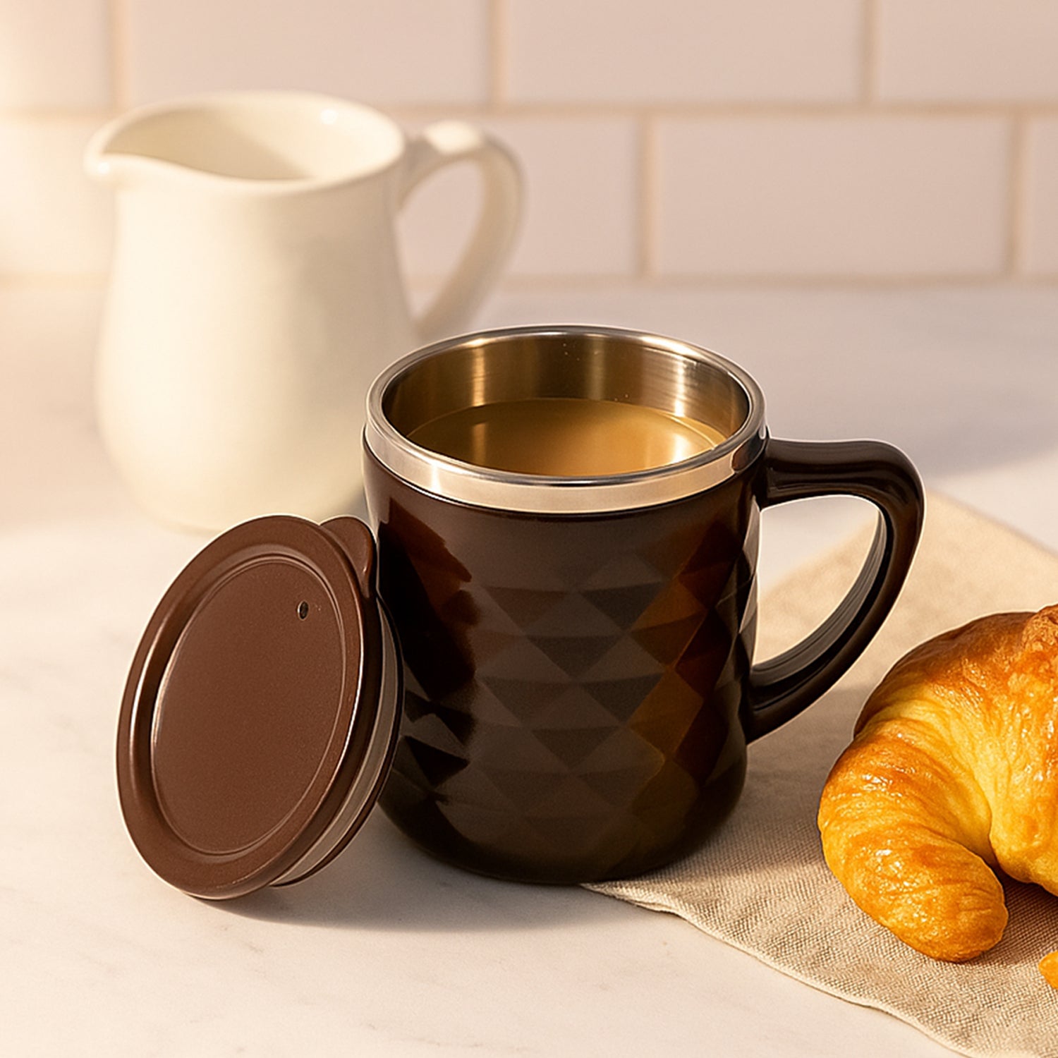 Wukusy Apex insulated tea and coffee mug, 1-piece, with a sleek design for home and kitchen use, featuring double-wall insulation.