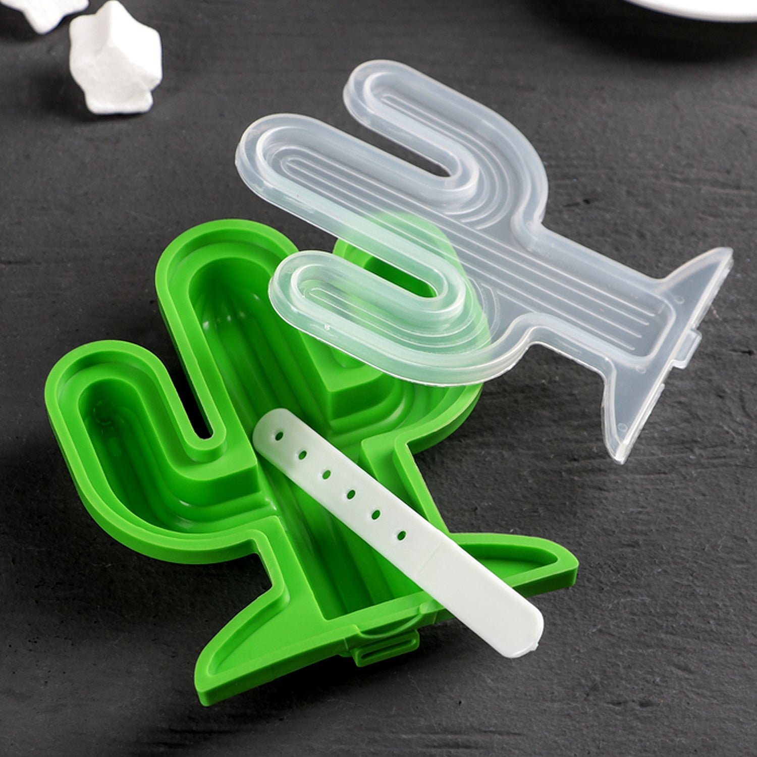 Wukusy cactus-shaped silicone ice cream mold for making cactus or popsicle ice treats, durable kitchen DIY tool.