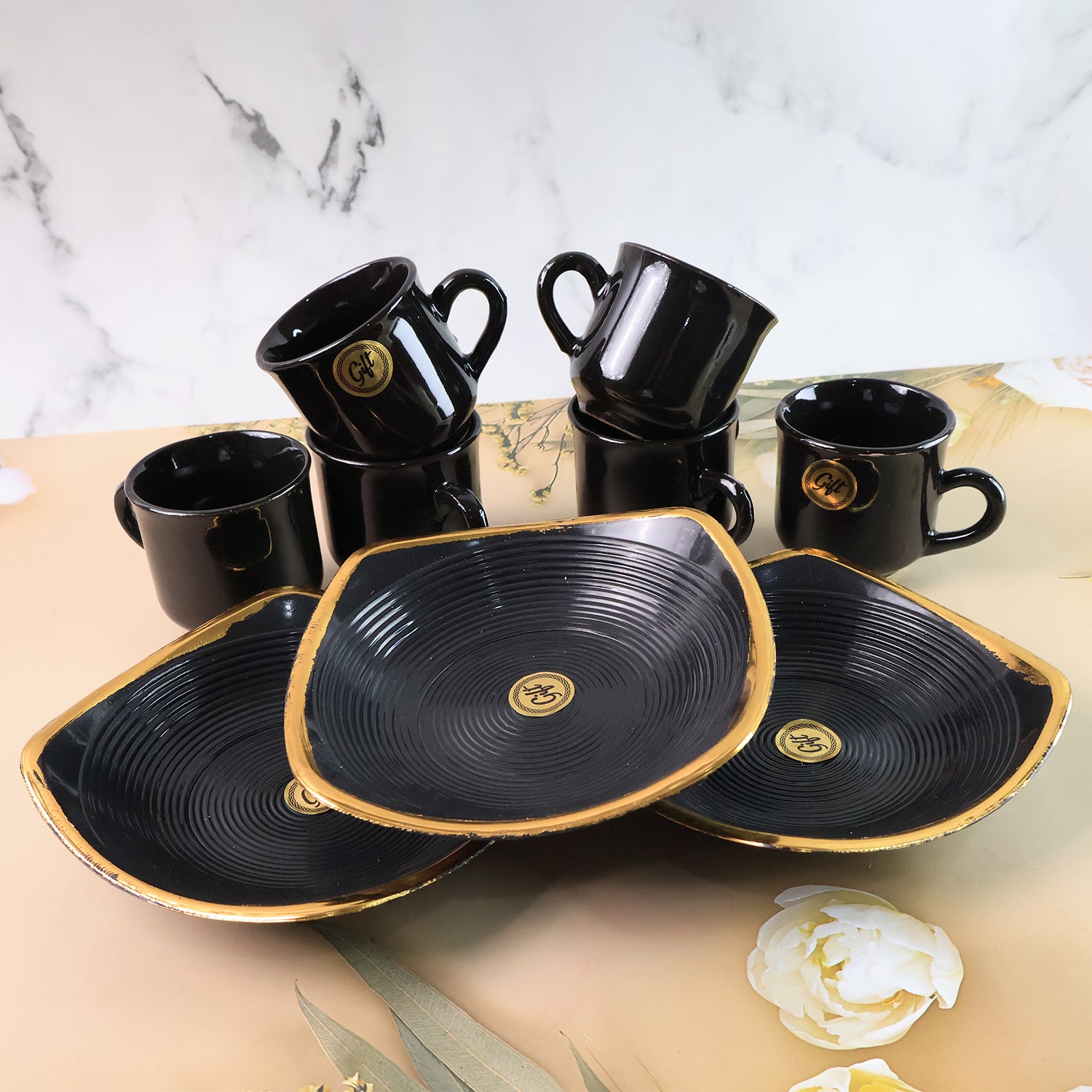 Set of 8 Wukusy Sweet Buzz ceramic tea cups and a seashell-shaped serving bowl for coffee, tea, or breakfast, indoor or outdoor use.