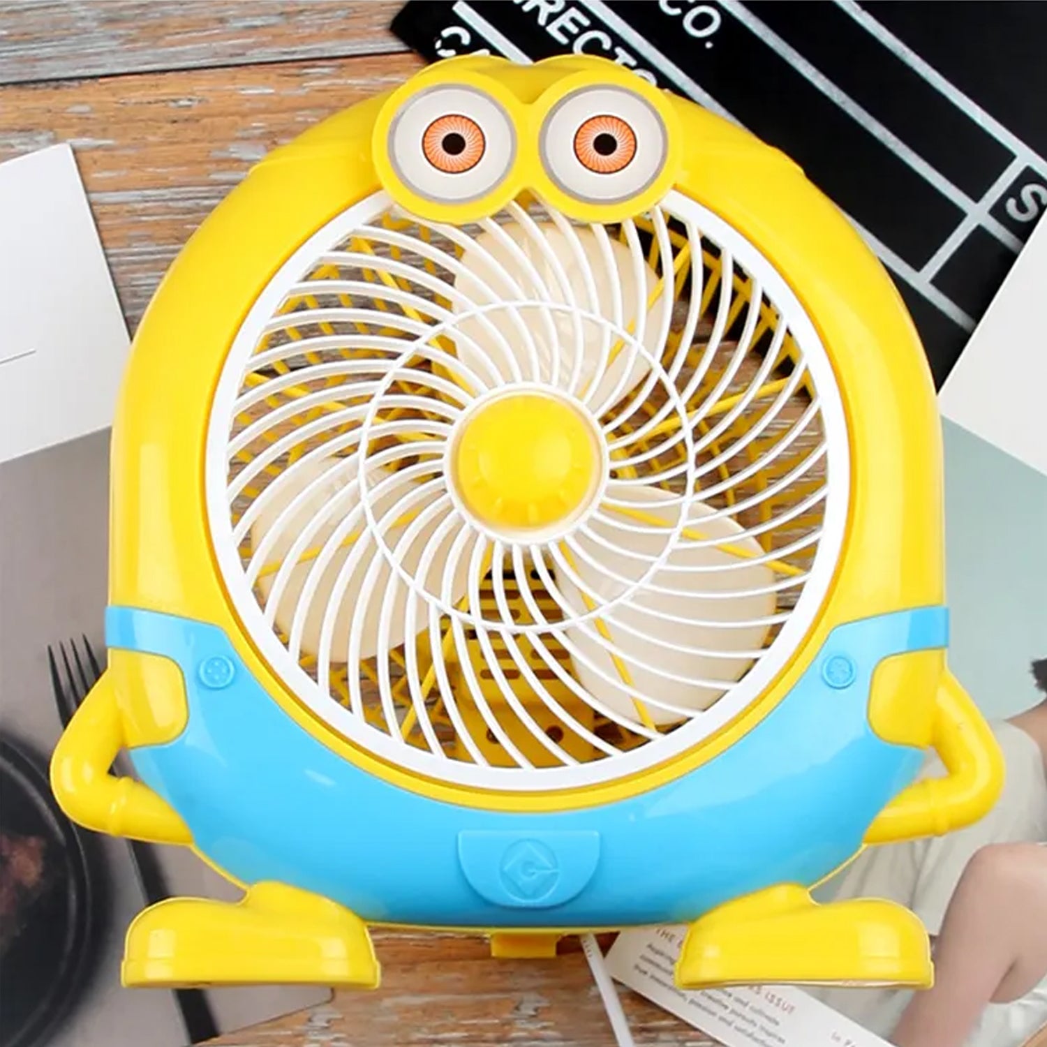 Wukusy 6464 plastic mini cartoon electric USB desk fan for children, portable fan with colorful design, battery not included
