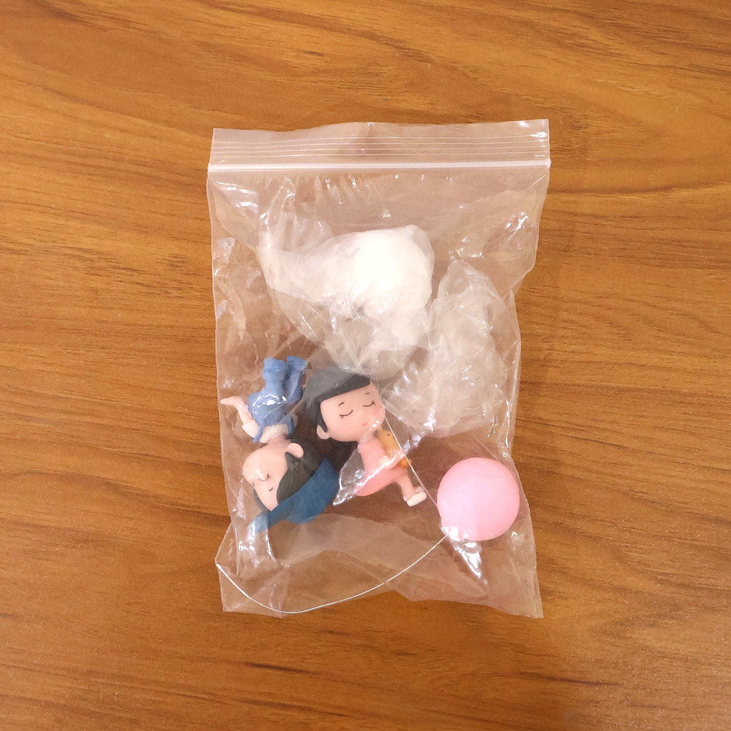 Wukusy plastic cute couple car dashboard decoration figurine set with two adorable character figures on a clear background