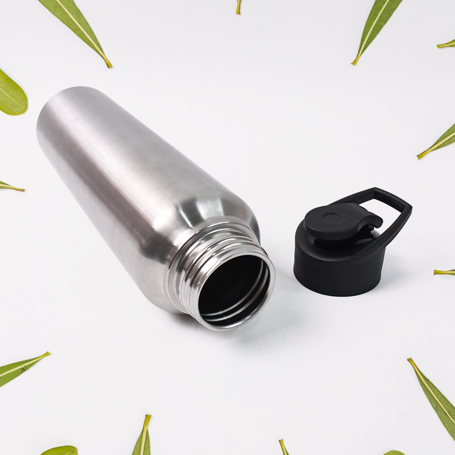 Wukusy stainless steel water bottle, 1000ml capacity, sleek silver finish, with a screw-on lid and ergonomic design for outdoor use