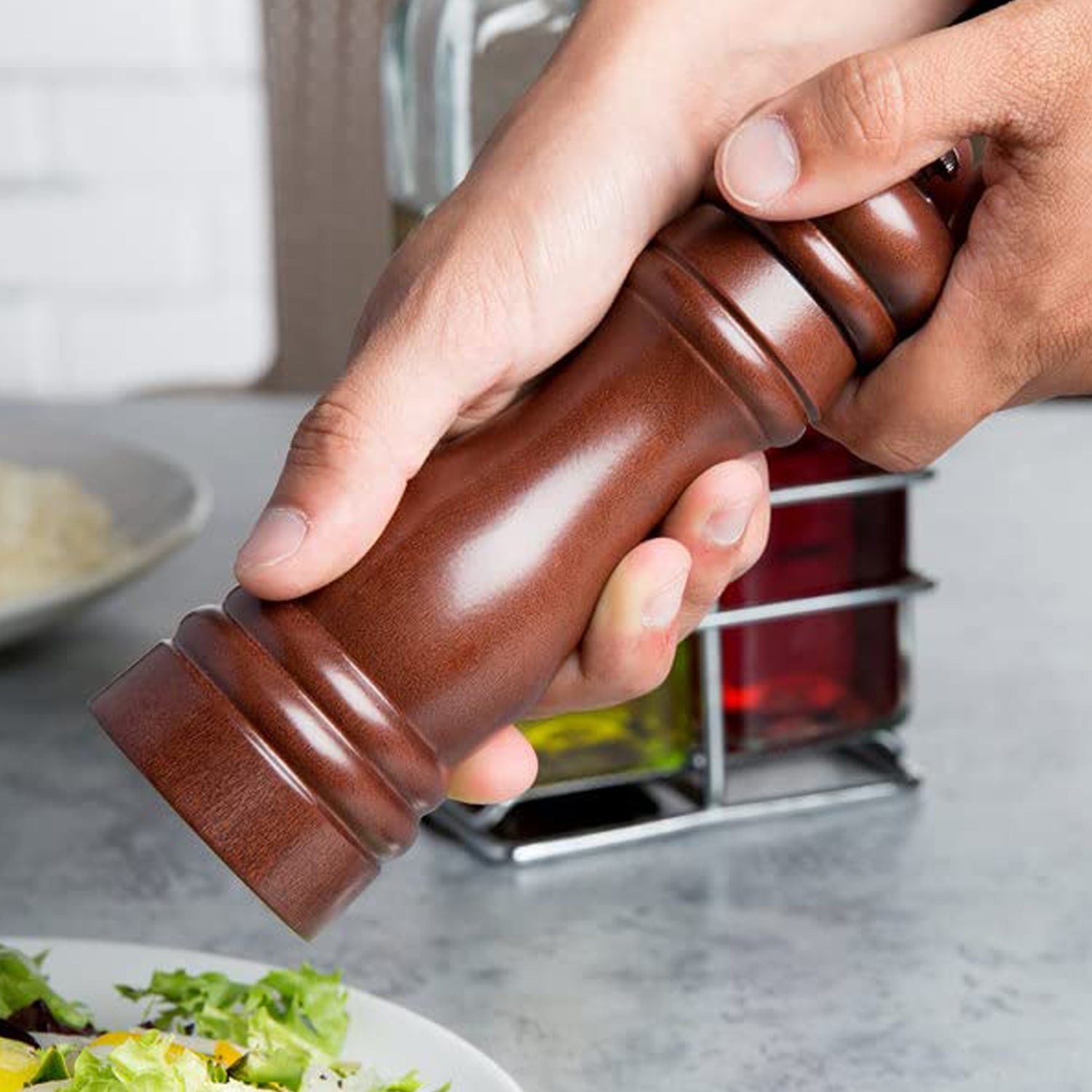 Wukusy 8-inch wooden pepper mill with a classic design, perfect for grinding fresh pepper in home and kitchen use.