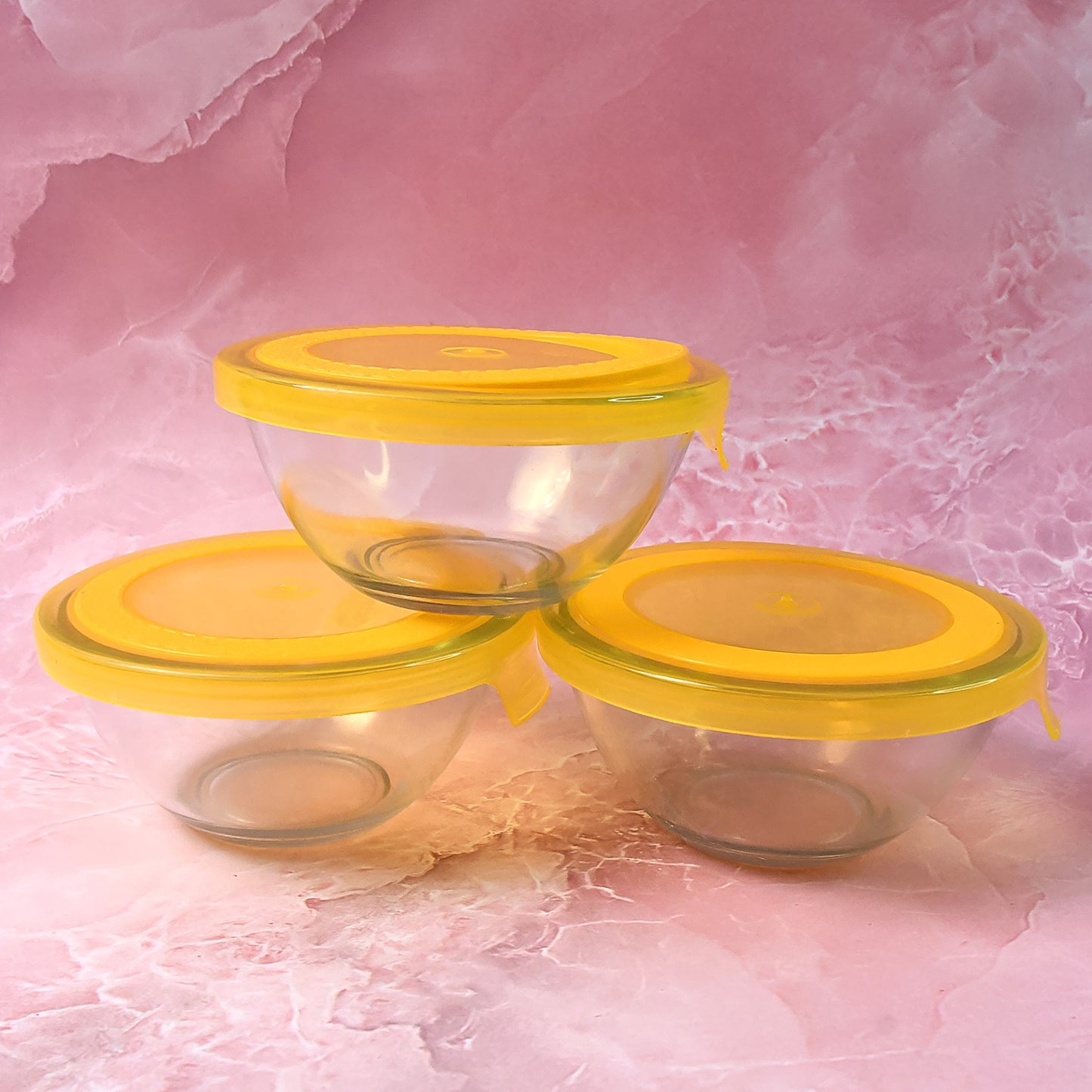 Wukusy Dazzle Glass Bowl Set with three mixing and storage bowls with lids, ideal for kitchen use and food prep.