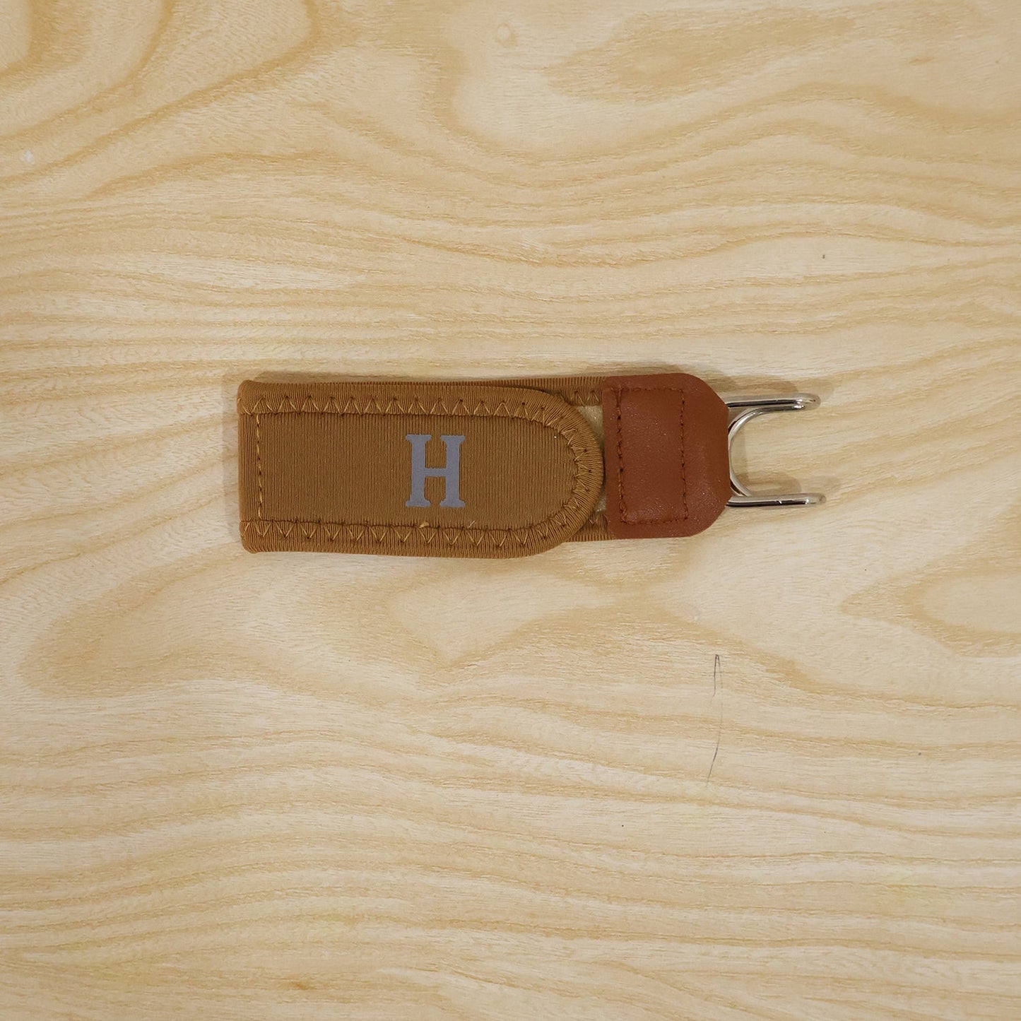 Wukusy buckle-less elastic waist belt, invisible stretch design with no bulge, suitable for a comfortable, lazy fit.