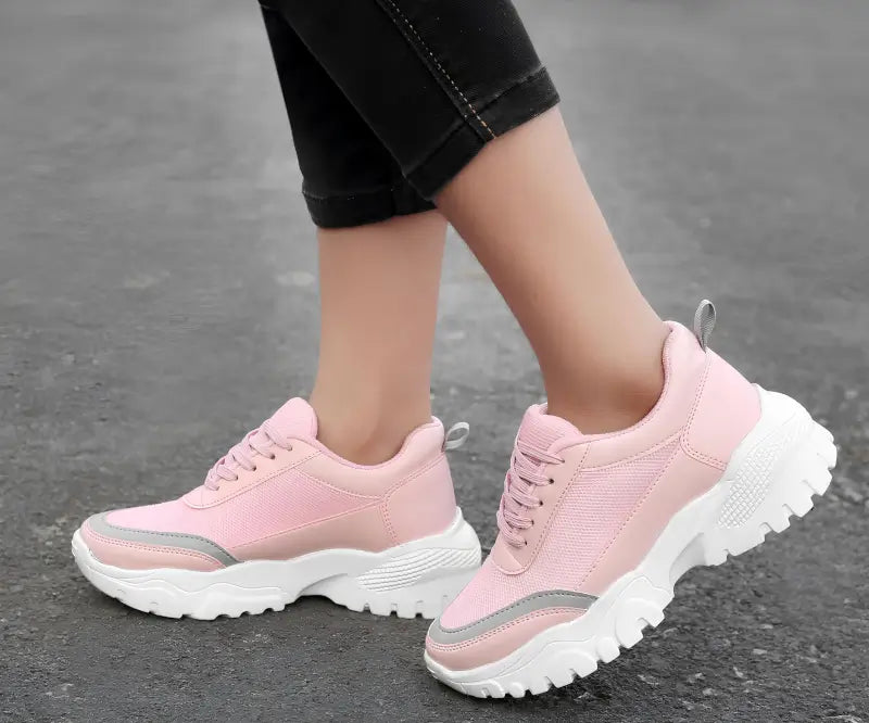Ekom women's lightweight casual sneakers for walking and gym, stylish and comfortable shoes with a modern design.