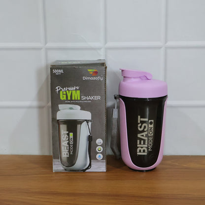 Wukusy premium leak-proof gym shaker bottle, 500ml capacity, with secure lid and mixing ball for protein shakes and beverages.