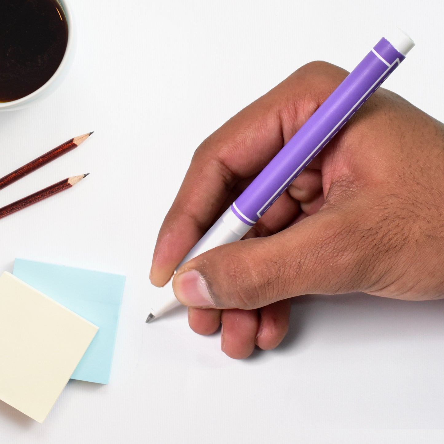 Large black Wukusy ball pen set for drawing and writing, 0.5mm tip, showing the pen with a sleek design and cap.