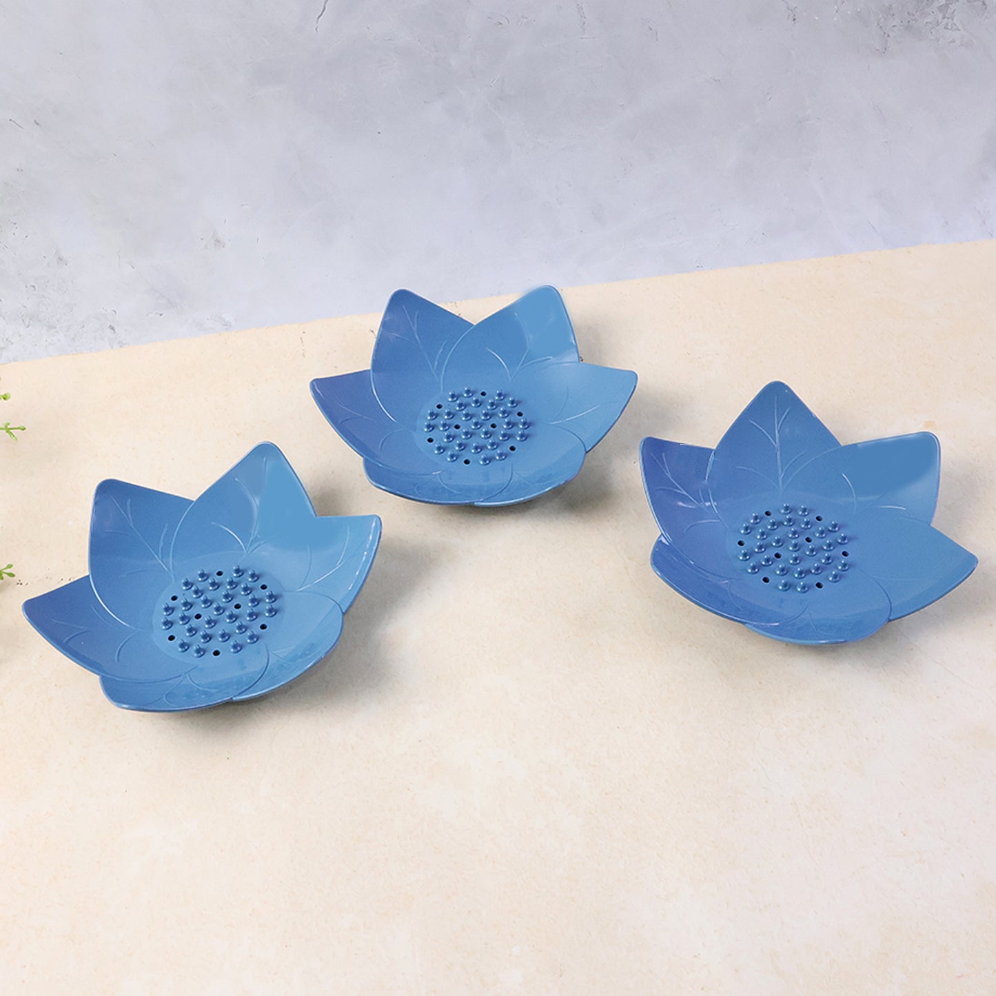 Wukusy Supermom 3-piece Lotus Blossom Design Soap Holder Set with elegant lotus pattern and durable ceramic material.