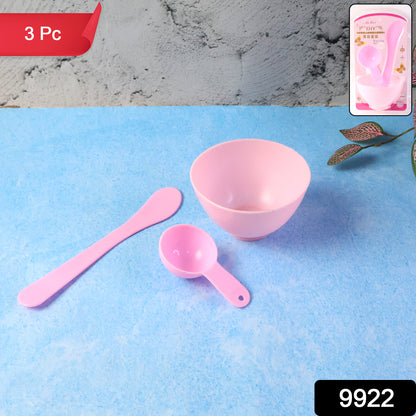 Wukusy 3-piece facial mask mixing bowl set with spoons, made of durable material, ideal for skincare and DIY facial treatments.