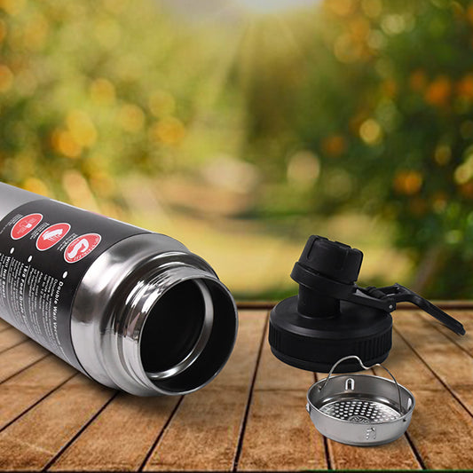 Stainless steel Wukusy double wall vacuum-insulated 800ml water bottle with sleek design and secure lid.