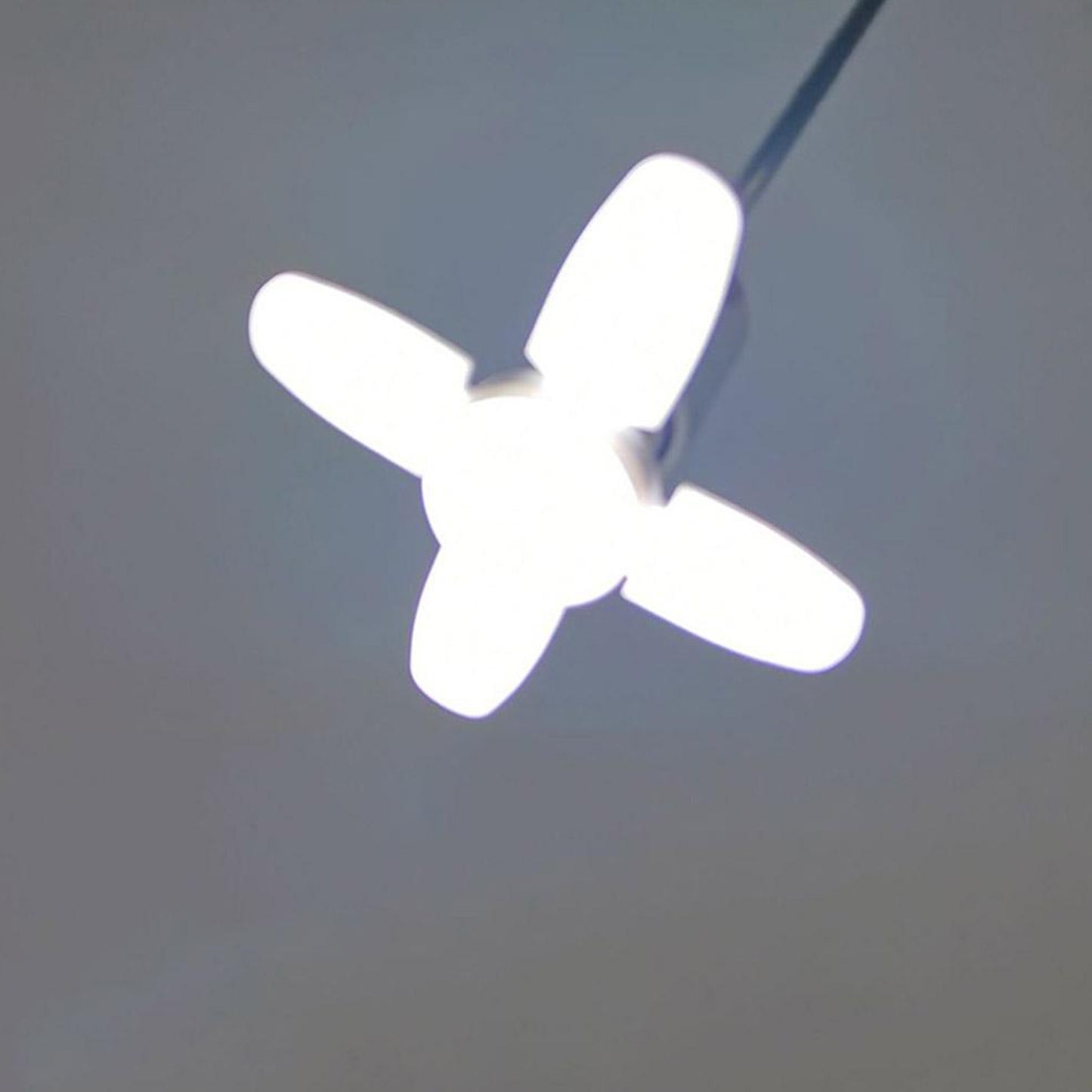 Wukusy 6179 Fan Blade LED Bulb, 28V foldable blade fan bulb for home decor, shown in a close-up image.