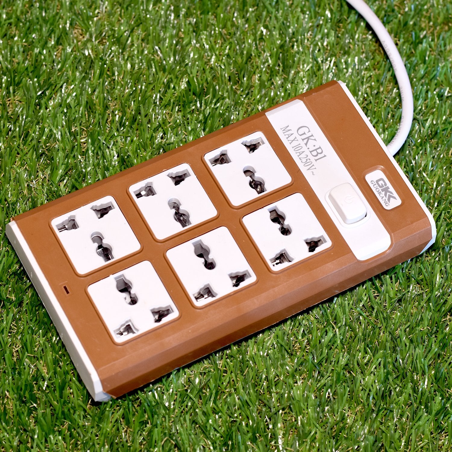 Wukusy 7421 Office 6-way extension board with 250V power outlets, suitable for office and home use.