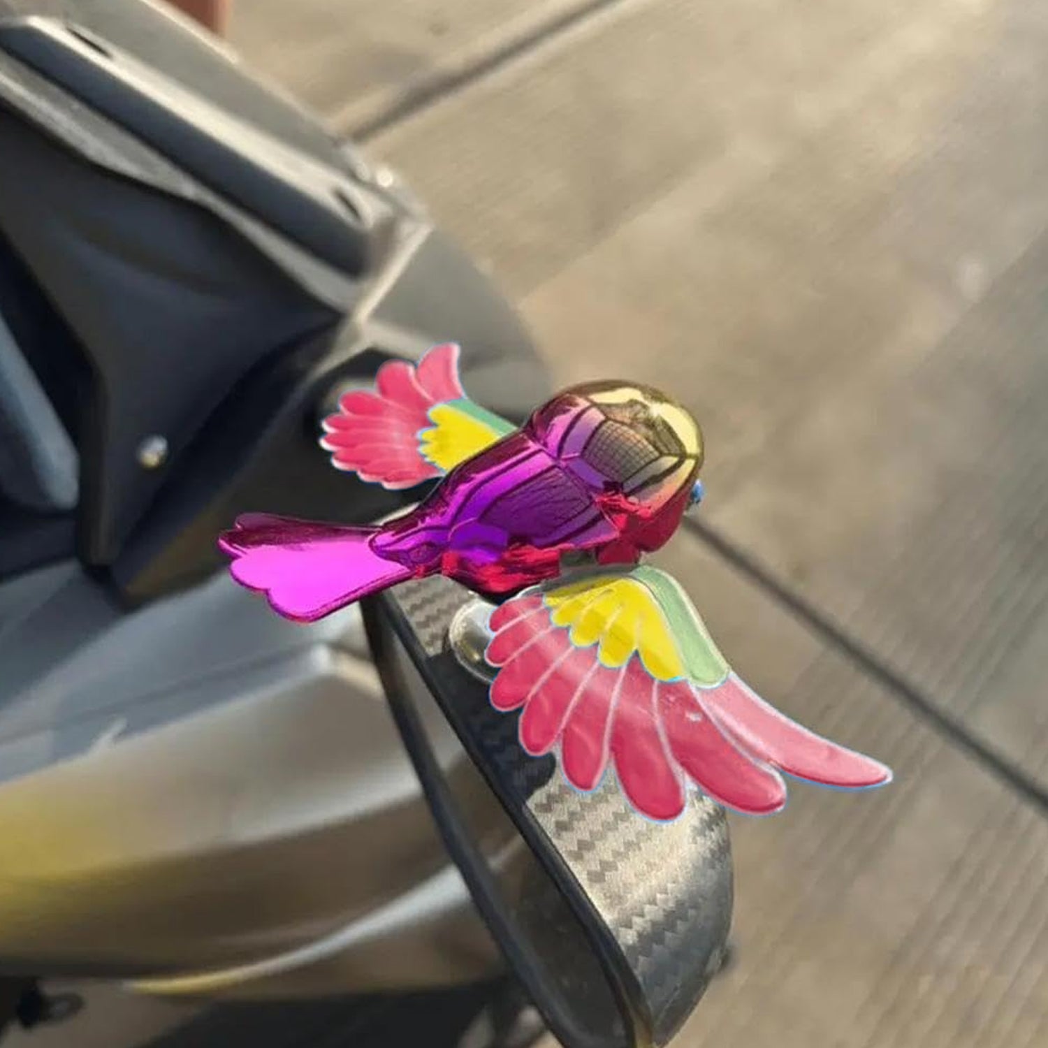 Wukusy wind flying bird dashboard decoration featuring a sleek bird figure for car interior ornament.