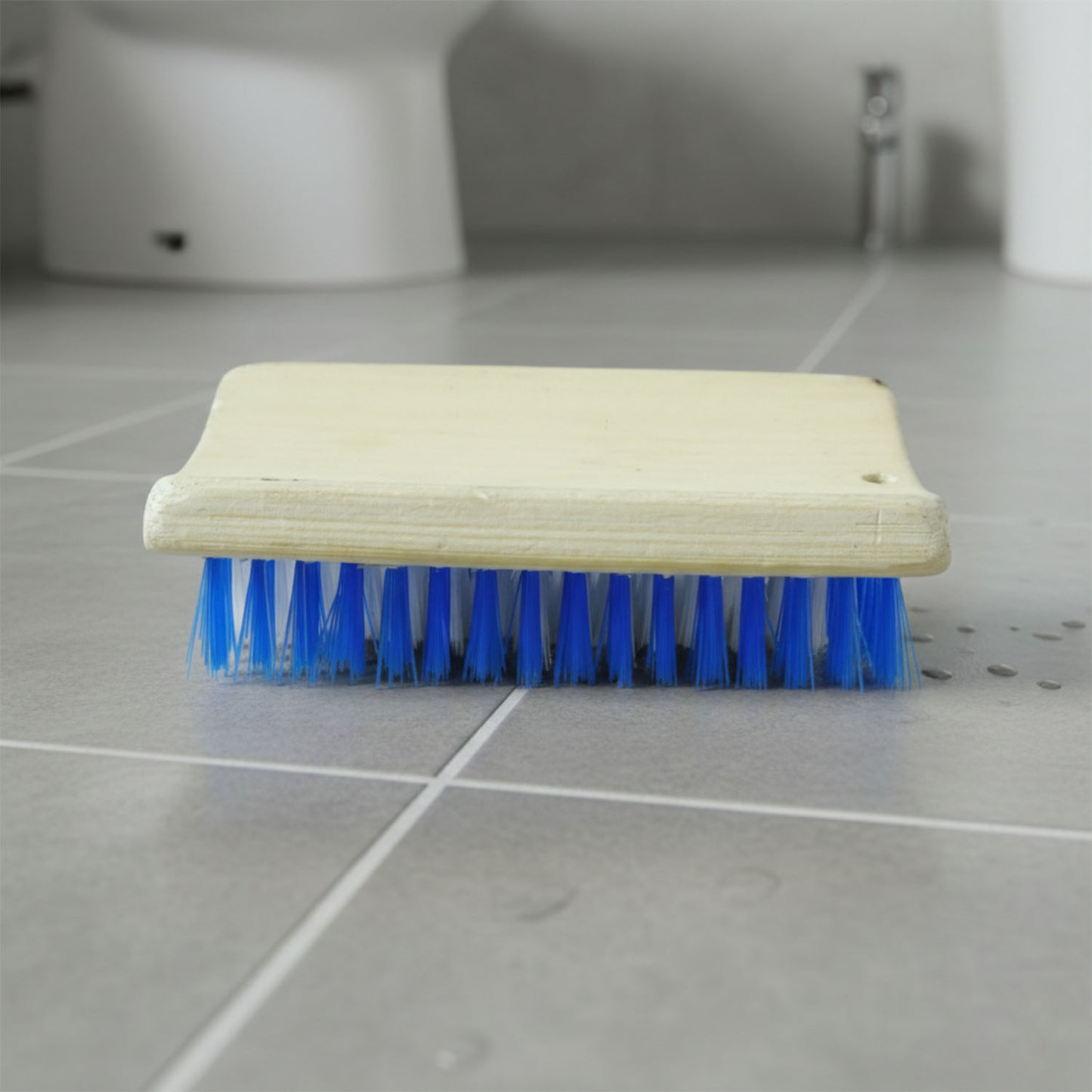 Wukusy heavy duty wooden handle scrub brush with stiff hard bristles for tough cleaning tasks