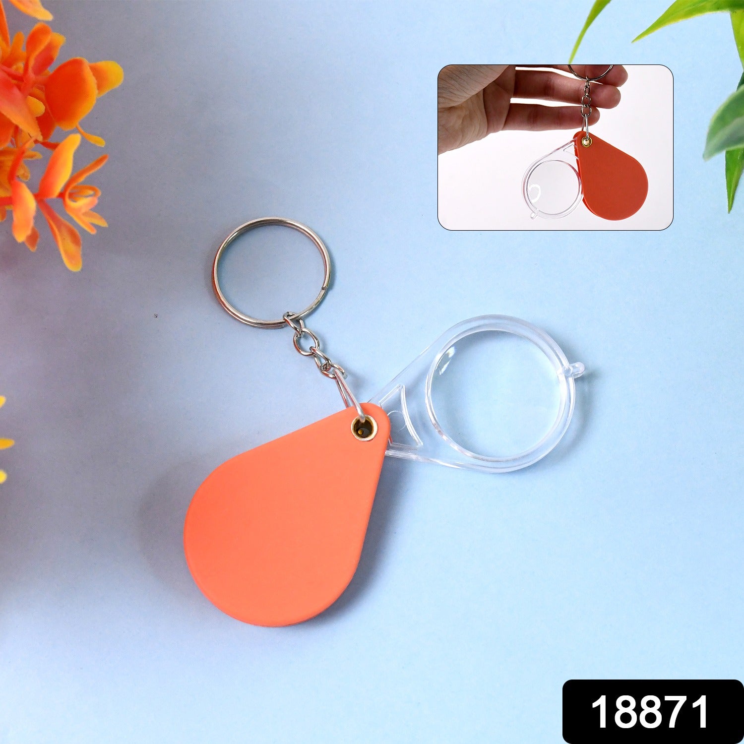 Portable Wukusy folding magnifier keychain with compact design, ideal for office use and easy to carry for close-up viewing.