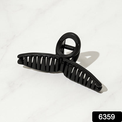 Wukusy plastic hair claw clip in mixed design and colors, strong and durable for securing hair comfortably.