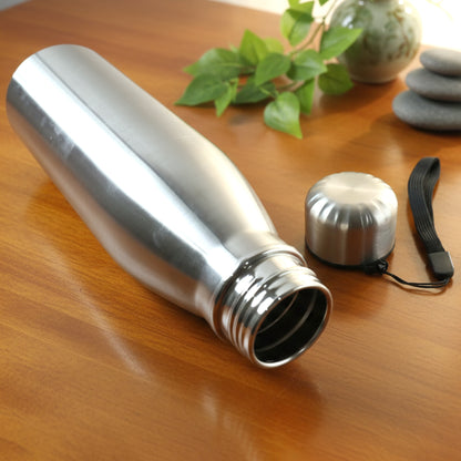 Stainless steel water bottle by Wukusy, 1000ml capacity, with a sleek, durable design and secure lid for hydration on the go.