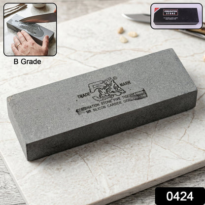 Wukusy combination knife sharpening stone with silicon carbide grit, B grade whetstone for precise kitchen and tool sharpening.