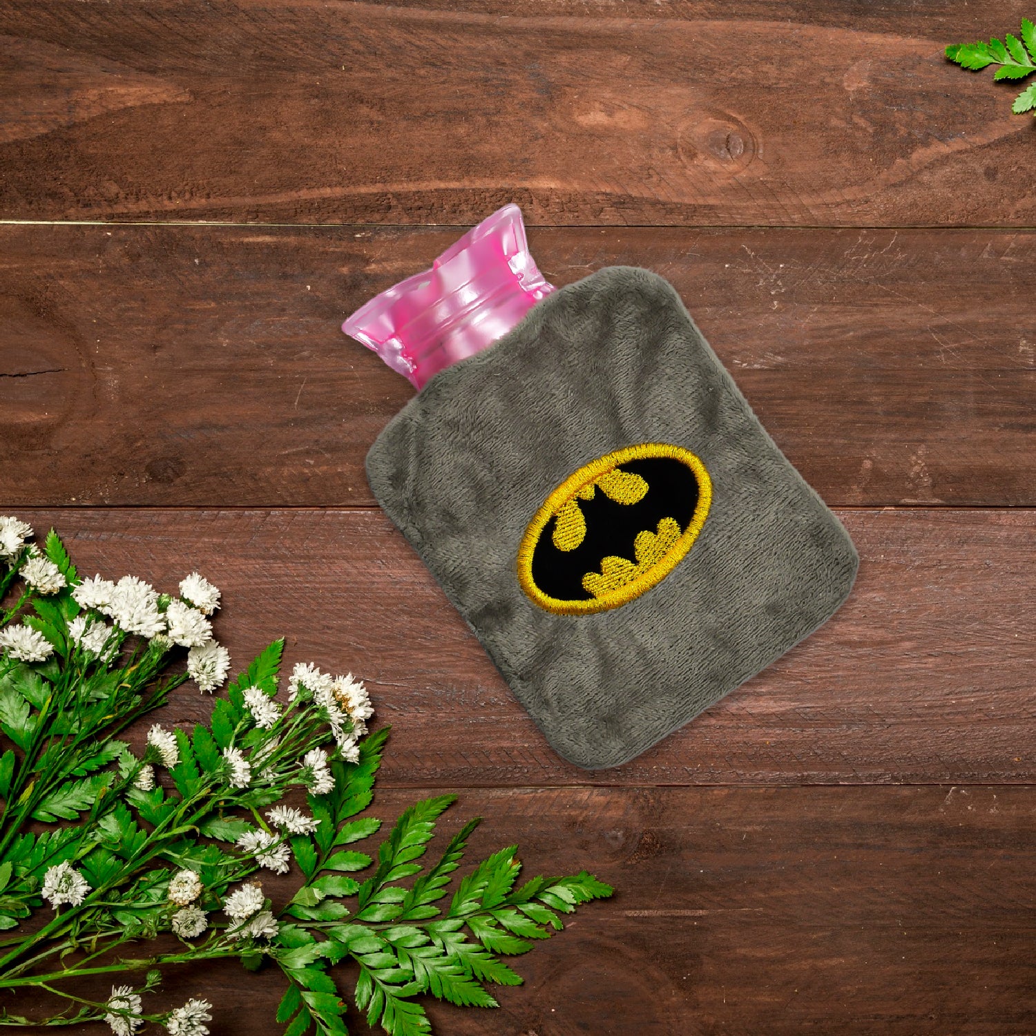 Wukusy 6505 Batman small hot water bag with cover, used for pain relief, neck, shoulder, hand, feet warmth, and menstrual cramps.