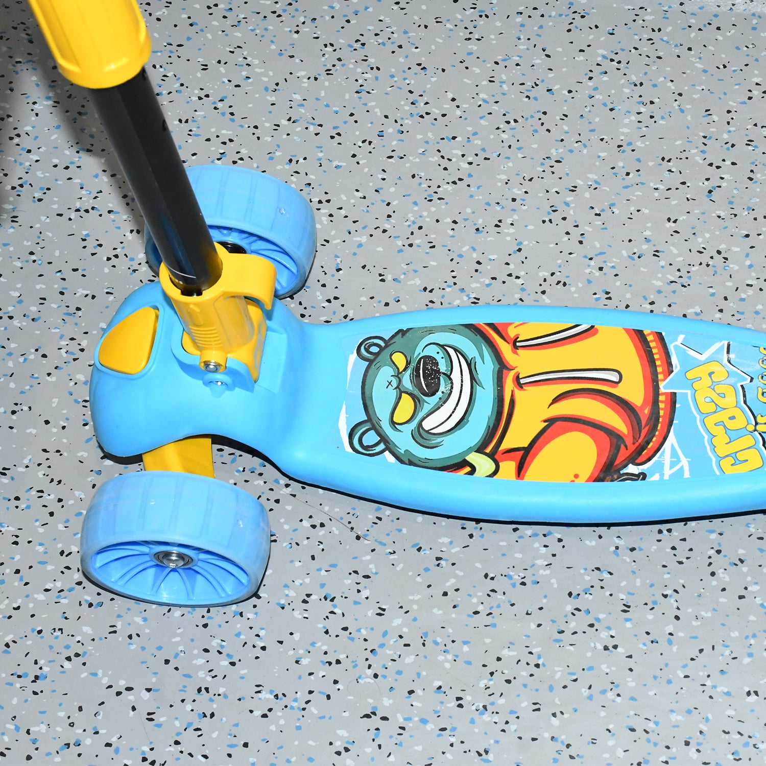 Wukusy jumbo kids' scooter with two wheels, steel frame, foldable design, and adjustable height for children.