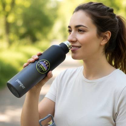 Wukusy Pexpo Oscar insulated stainless steel water bottle with leakproof lid, 750ml, shown with sleek silver design and secure cap.