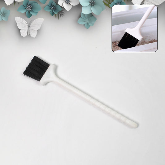 Wukusy laptop cleaning brush and keyboard cleaning brush, compact accessories for dust and debris removal on electronic devices.