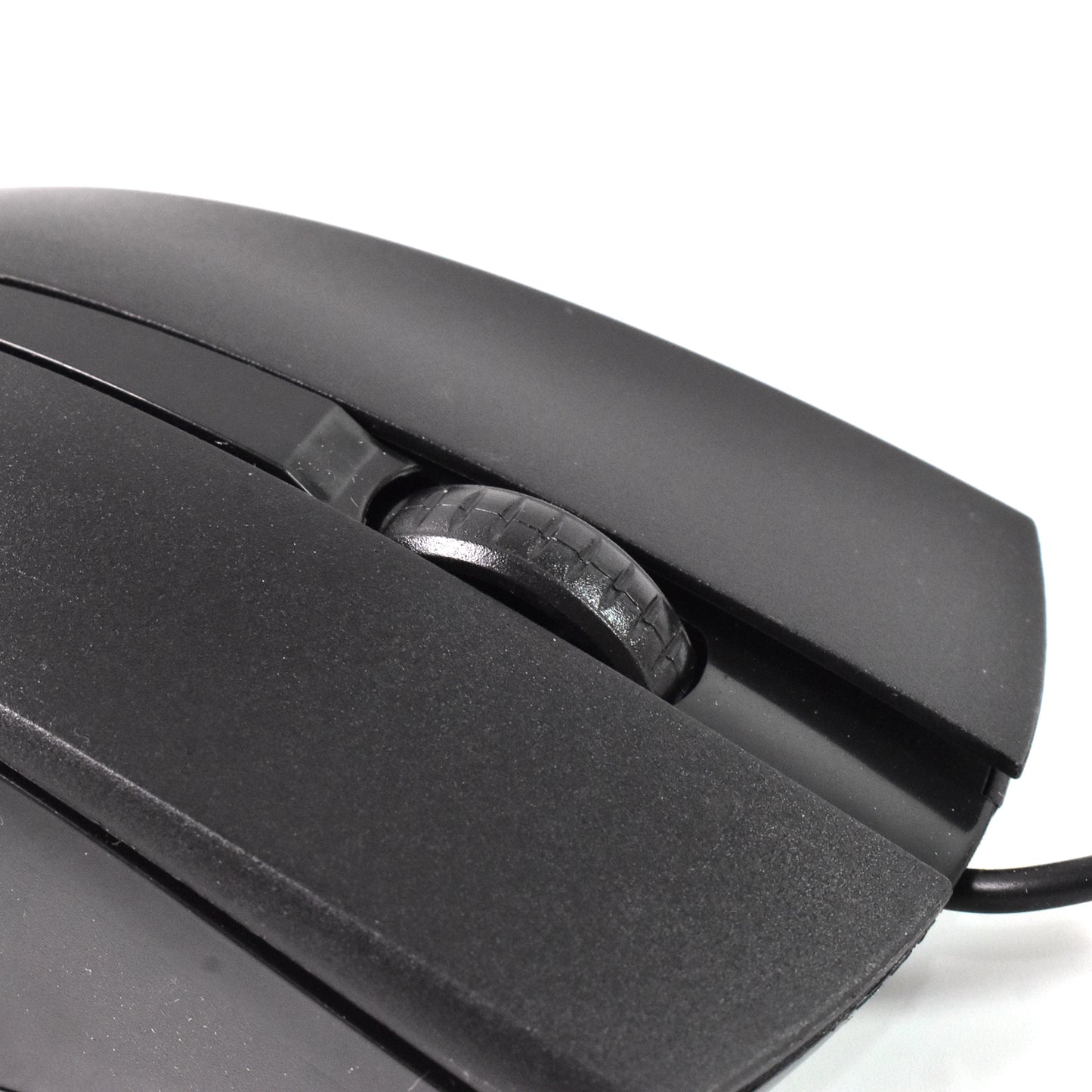 Wukusy wired optical computer and laptop mouse, black, ergonomic design, suitable for PC and laptop use.