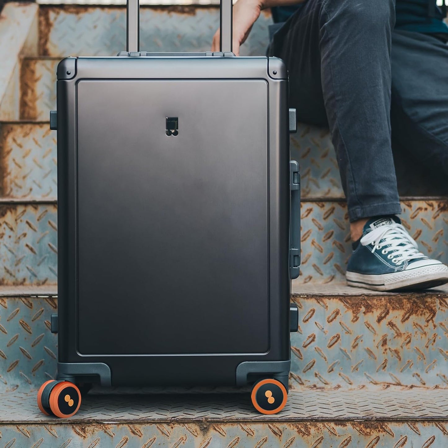Wukusy luggage wheel covers for suitcases, silicone protectors reducing noise and protecting wheels, set of 8 or 4 pieces.