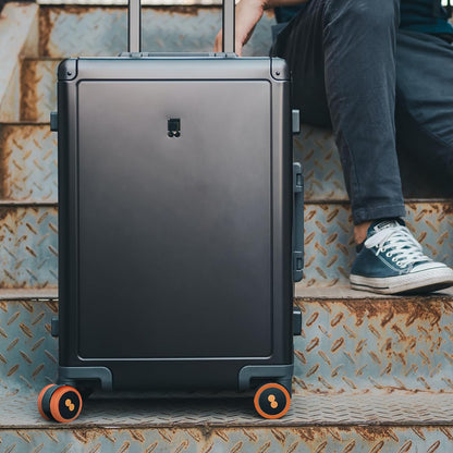 Wukusy luggage wheel covers for suitcases, silicone protectors reducing noise and protecting wheels, set of 8 or 4 pieces.