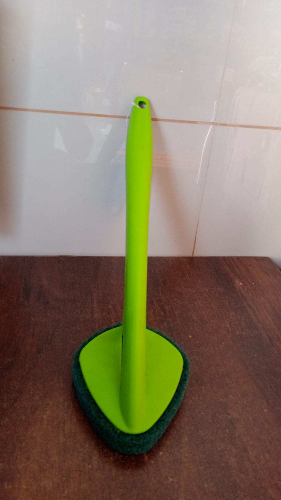 Wukusy Scrubber Hockey with long handle, versatile cleaning accessory perfect for scrubbing hard-to-reach areas.