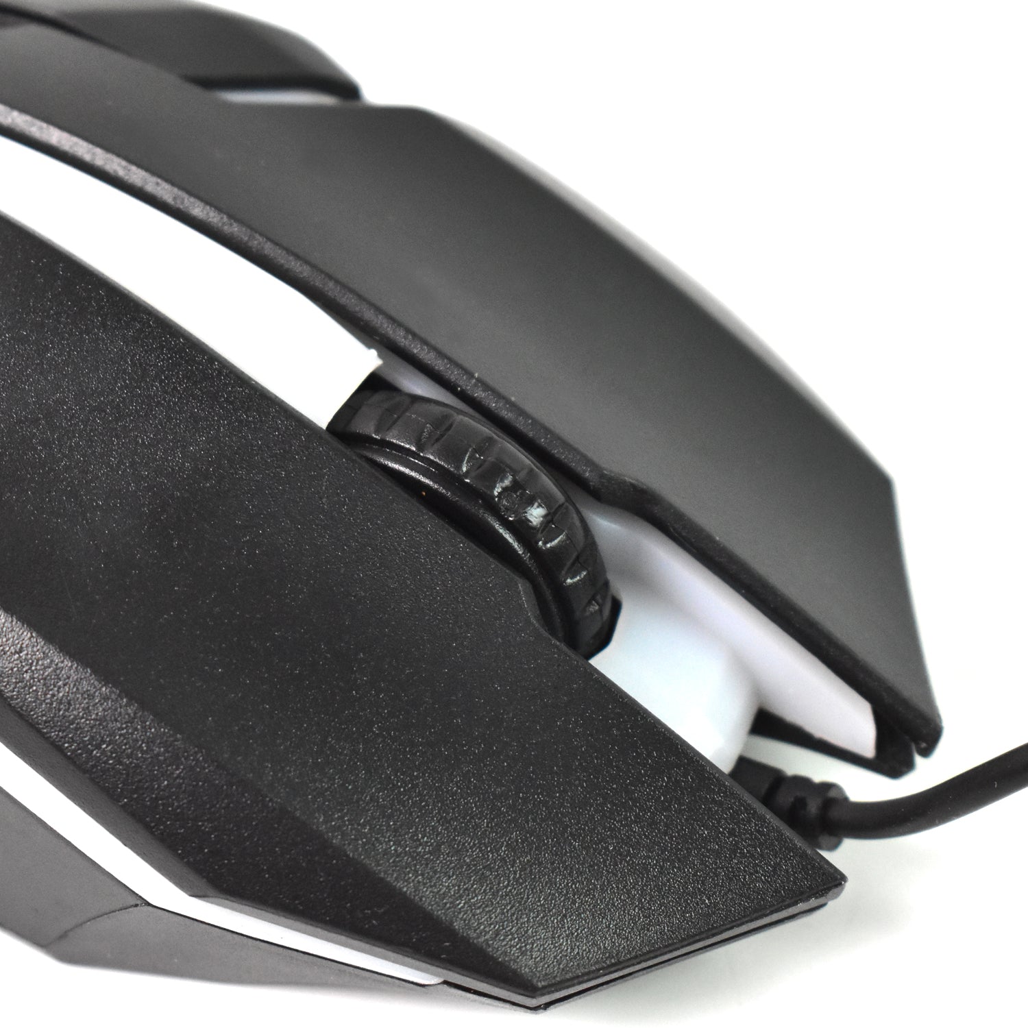 Wukusy wired ergonomic gaming mouse with adjustable buttons and smooth scroll wheel, designed for comfortable gaming and computer use.