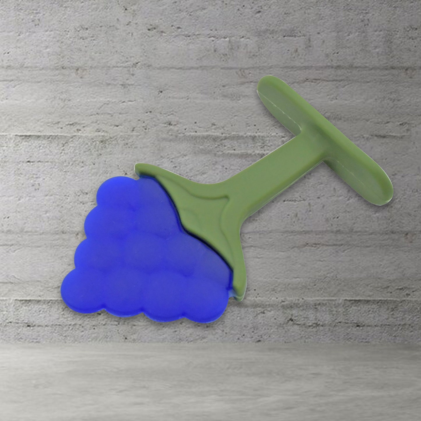 Wukusy baby silicone fruit teether for toddlers, non-toxic, food-grade silicone, latex-free, suitable for kids over 3 months.
