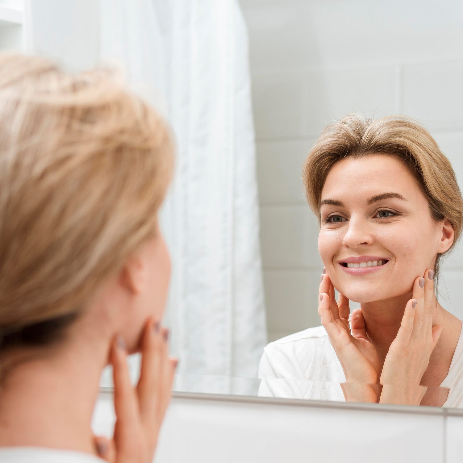 Wukusy 3D wall mirror stickers for home, decorative mirrors for living rooms, bedrooms, and TV backdrops, made of paper.