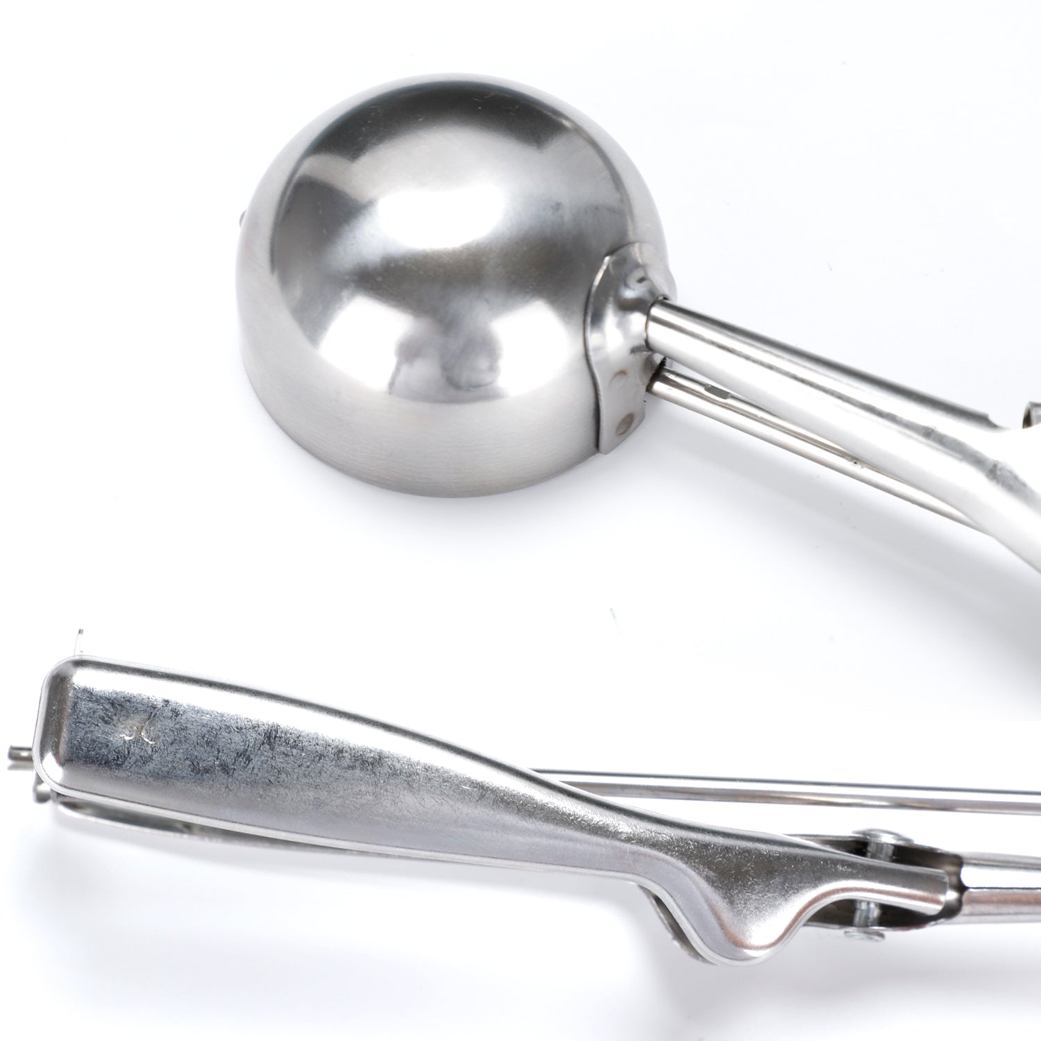Wukusy stainless steel ice cream serving scoop with trigger release, premium quality ice cream spoon and scooper in close-up.