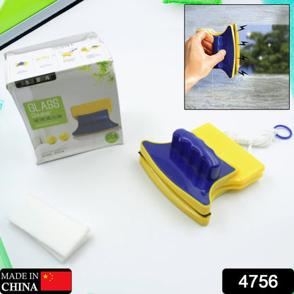 Wukusy 4756 double-sided window cleaner for double-glazed glass with ergonomic handle and cleaning pads on both sides.