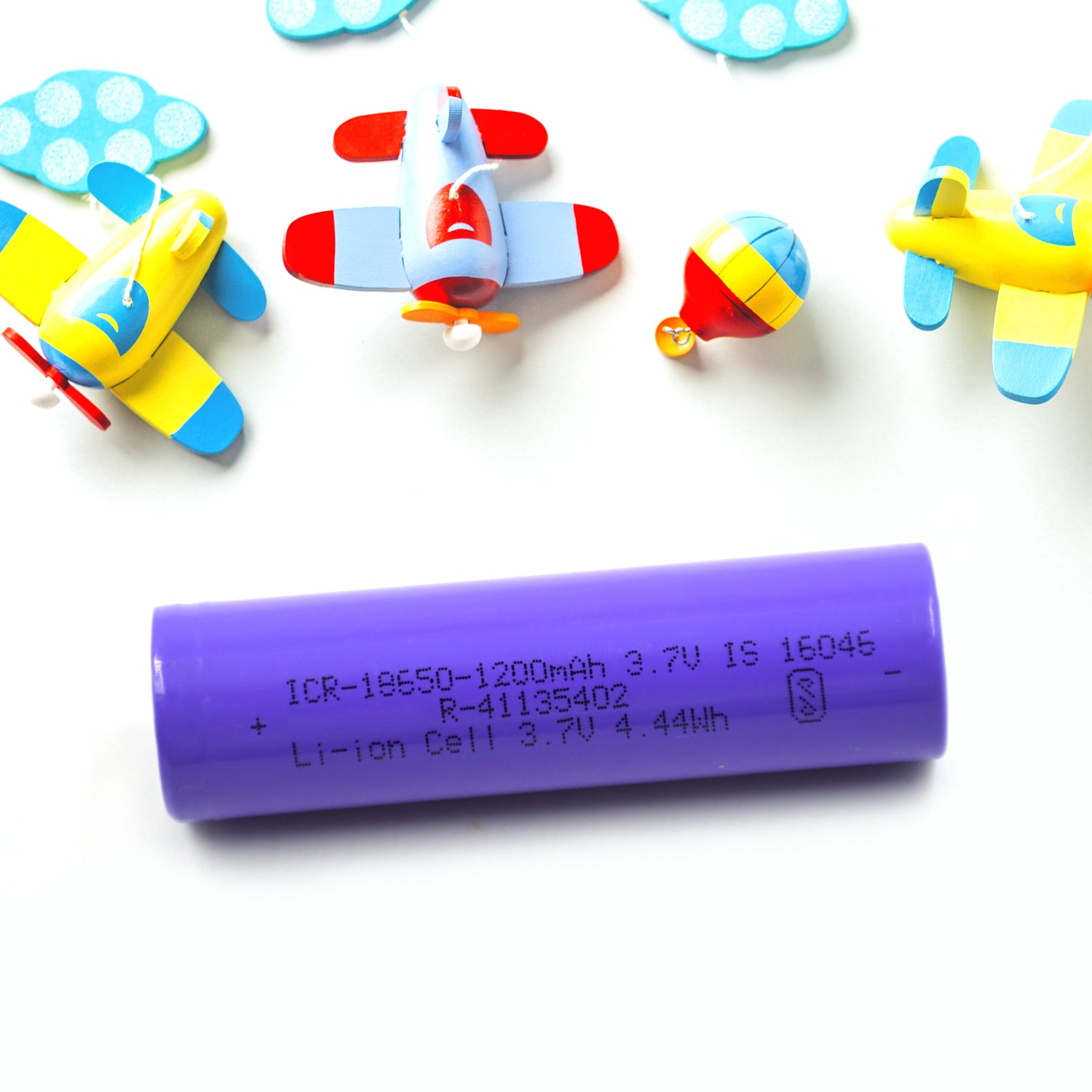Wukusy 6207 high-capacity rechargeable lithium battery, 3.7V 1200mAh flat top design, single battery for electronic devices