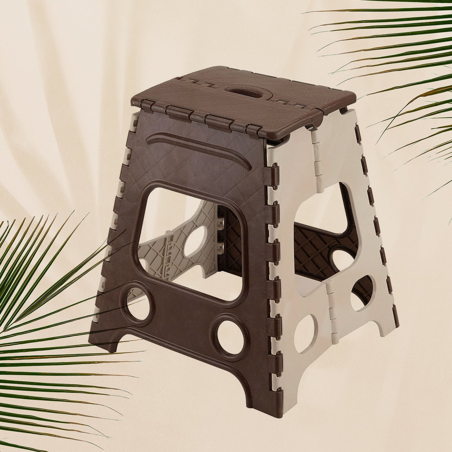 Wukusy 18-inch folding stool with non-slip surface, supports up to 95kg, ideal for kitchen, garden, bathroom, or bedroom use.